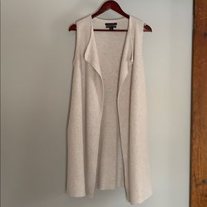 Tahari cashmere sweater